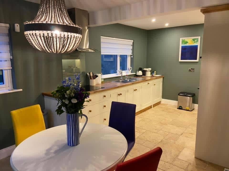 Mounvaud Lodge Stradbally  ภายนอก รูปภาพ